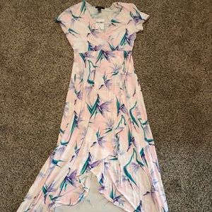 Asymmetric short-sleeved stretchy floral dress NWT